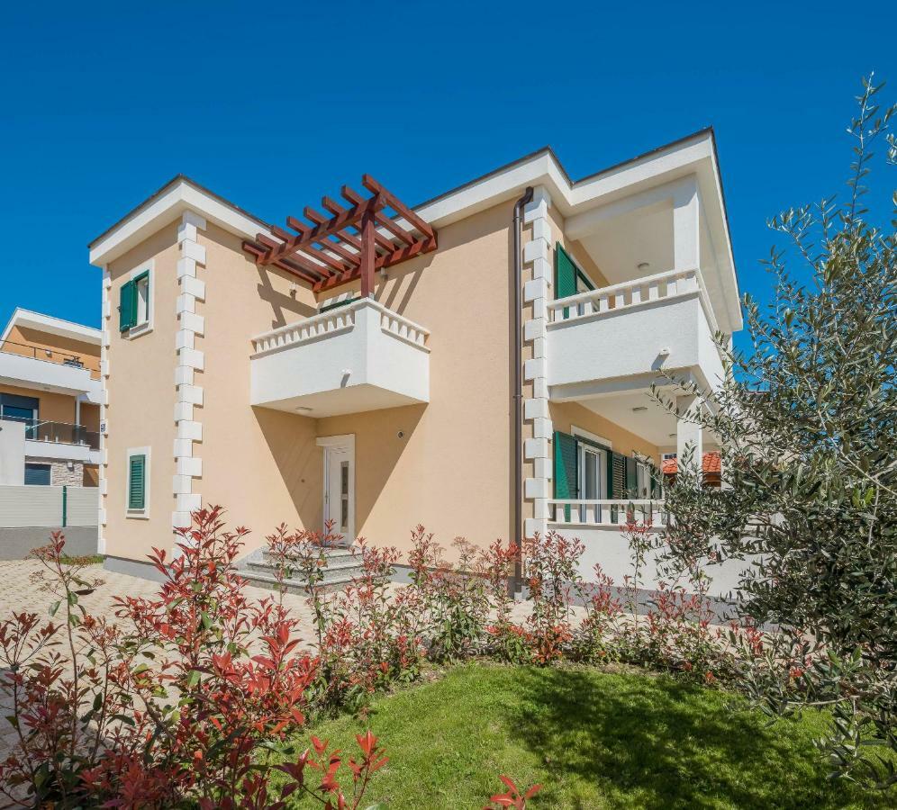 Villa Rosa Ventorum With Private Pool Near Split Kaštela エクステリア 写真